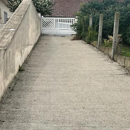 Chez Delphine بيت للعطل