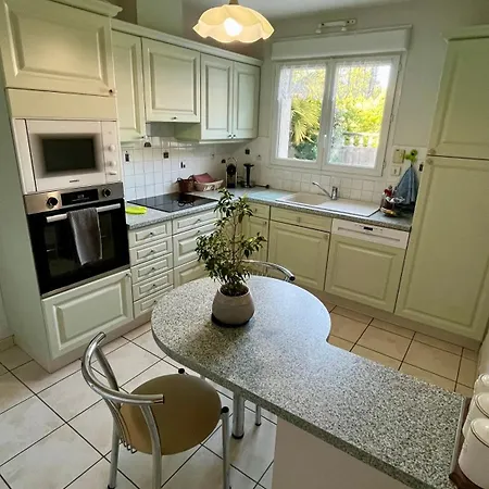 Chez Delphine بيت للعطل *